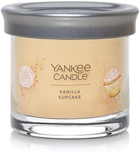 Yankee Candle Signature Vanilla Cupcake Tumbler Candle, Small