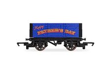 Hornby R60089 Father's Day Wagon. Wagons & Wagon Packs.