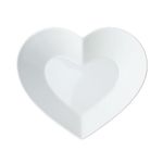 Mikasa Chalk Porcelain Heart-Shaped Bowl, Large Heart Bowl for Snacks and Salads, 21cm | White Serving Dish for Parties and Buffets | Dishwasher Safe & Gift Packaged