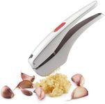 Zyliss Susi 3 Garlic Press - Gift Set for Cooks - Culinary Chef Gifts - Aluminium Garlic Press with Built-In Cleaning Tool - Garlic Crusher, Mincer & Peeler for Unpeeled Garlic Cloves