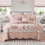 Yvooxny Quilts King Size Patchwork Pink Floral Quilt Set Vintage Shabby Chic Botanical Floral Quilted Bedspread 3-Piece Quilt Set with Ruffle for All Seasons, King Size, 108 * 96 Inches