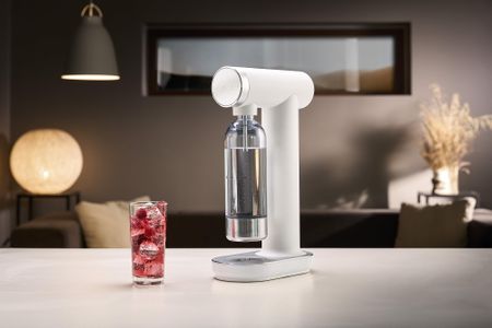 Smeg Soda Maker – Matte White Sparkling Water Machine