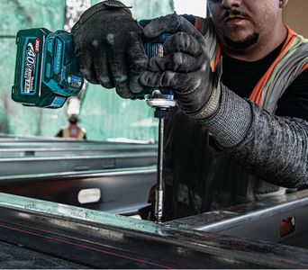 Makita 40V Cordless Impact Driver – Compact Power Tool