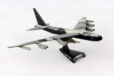 Daron Worldwide Trading B-52 Stratofortress Vehicle (1:300 Scale)