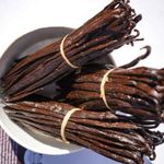 Exotic Vanilla Uganda Vanilla Beans, 100g | Gourmet Grade Vanilla Pods | 15–20 cm Length | Plump, Oily & Aromatic | Premium Vanilla Beans for Baking, Desserts & Homemade Vanilla Extract