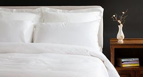 The Bettersleep Company Superior Boutique Hotel Quality 400 Thread Count 100% Cotton Fitted Sheet Luxurious Sateen Finish in White - Kingsize