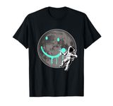 Funny Astronaut Moon Sprayer Spaceman Graffiti Smile Planet T-Shirt