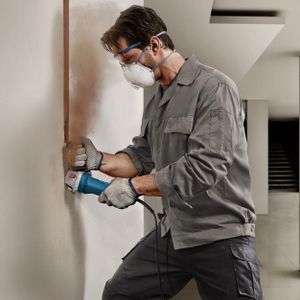 Bosch Professional Corded Angle Grinder 115mm – 720W, 240V, Auxiliary Handle