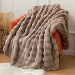 BENVWE Faux Fur Throw Blanket Fleece Bubble Blanket, Soft,Cozy and Thick Blanket Plush Fluffy Blanket for Couch Chair Bed 51x63 Inches Beige