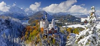 Ravensburger Neuschwanstein Castle - 2000 pc Panorama Puzzle