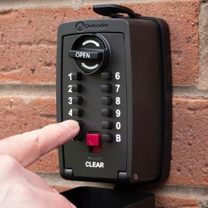 Defender Pro-TEC Key Safe – Secure Outdoor Lock Box