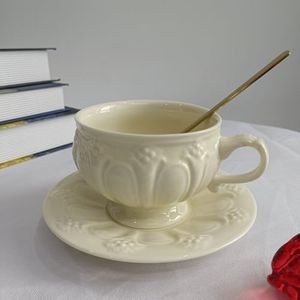 RYHMHA Set di tazzine da caffè e piattino in ceramica goffrata, stile vintage, 300 ml,