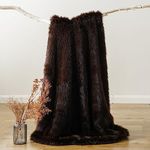 BATTILO HOME Chocolate Brown Faux Fur Throw Blanket 125x150cm, Luxury Fluffy Blanket for Bed, Comfy Shaggy Cozy Plush Fuzzy Fur Blanket for Sofa Couch Living Room Home Decor