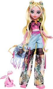 Monster High Lagoona Blue Doll in Mesh Tee and Cargo Pants, Includes Pet Fish Neptuna and Accessories Like a Backpack, Snack and Notebook