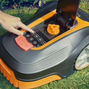 LawnMaster L10 Robotic Lawnmower – Auto Mower with Dock, 400m², 18cm Cut