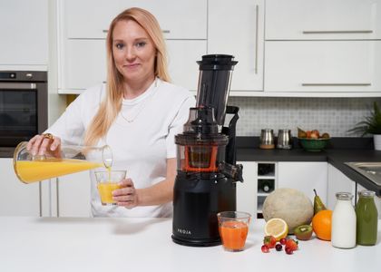 Fridja f1900 Cold Press Juicer – Slow Masticating Juice Extractor