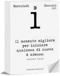 Calendario Geniale 2025 The First and the Original. Philosophical Gift Idea. Organic Table Calendar with Gift Box. Daily Philosophical Phrases. Digital Bonus. Insert 10 x 14 cm