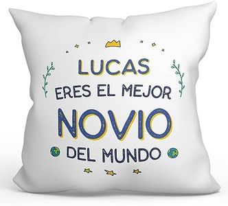 MUGFFINS Cojín Personalizable 40x40 cm para Novio Relleno Incluído - En Español - Mejor del Mundo - Regalo Original y Divertido