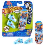 Hot Wheels Skate Tony Hawk Fingerboard & Shoes, Designed in Collaboration with Tony Hawk, 1 Fingerboard & 1 Pair of Removable Skate Shoes, HGT46