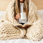 SAMIAH LUXE Beige White Chunky Knit Blanket Throw 50x60; Knitted Throw Blankets for Boho Decor,Large Knit Blanket Chunky Yarn;Thick Knitted Blanket Chunky;Thick Cable Knit Throw for Couch/King/Queen