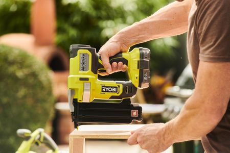 Ryobi 18V Cordless Nailer Kit – Battery Powered, Lightweight