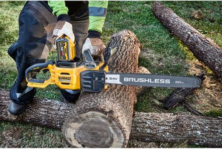 DEWALT 54V Cordless Chainsaw, 50cm Bar – Powerful Electric Saw