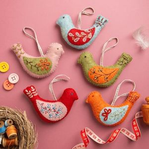 Wizardi Felt Craft Kit - Folk Birds FBIRD5F Corinne Lapierre