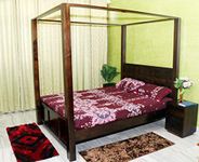 Ganpati Arts Solid Sheesham Wood Akon Poster Queen Size Double Bed for Bedroom Living Room Furniture Wooden Palang Solid Wood Bedroom Furniture (Walnut Finish)