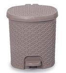CELLO Classic Plastic Pedal 12 Liters, DustBin with Lid Plastic Garbage Waste Pedal Bin with Inner Bucket for Kitchen/Home/Office/Bathroom (Strong and durable Body)-Grey