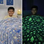 PromptNest™ Glow-in-the-Dark Cosmic Grey Astro Space Blanket for Kids–Galaxy Planets & Stars Fleece Throw, Cozy Warm Large150×200 cm Glow Blanket, Winter Bedding Magical Night Gift for Kids 5–12 Years