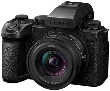 Panasonic Lumix S5 IIX, Appareil Photo Hybride Plein Format + Objectif Lumix S 18-40mm F4.5-6.3 (24MP, AF Phase, Double Stab., Vidéo 6K 10bit illimité, Rafale 30ips, Tropicalisé), Noir