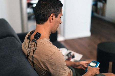 Compex FIT 1.0 Muscle Stimulator – EMS Device for Fitness Recovery