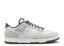NIKE Men's Dunk Low Retro SE Sneaker, Photon Dust White Vintage Green, 7.5 UK