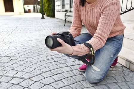 Nikon D7500 DSLR Camera Kit with 18-140mm Lens – Black