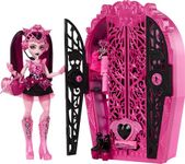 ​Monster High Skulltimate Secrets Doll and Accessories Set, Monster Mysteries Draculaura with Dress-Up Closet and 19+ Surprises Including Doll Clothes