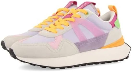 Sneakers M