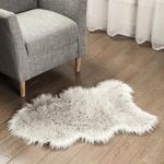 HOM Beyond & HB Design - Faux Fur Area Rug, Super Soft Fluffy Shaggy Sheepskin Rug Décor Carpet for Chair Living Room Bedroom, Grey