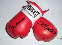 Everlast Autographed Mini boxing Gloves Muhammad Ali v Joe Frazier