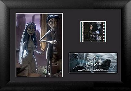 Trend Setters Tim Burton's Corpse Bride – Victor and Emily – FilmCells 7 "x 5" MiniCell Presentazione desktop – Con clip di pellicola da 35 mm con cavalletto – Licenza ufficiale del film da collezione