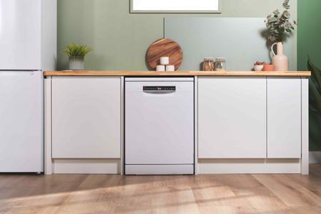 Bosch Series 4 Freestanding Dishwasher, 60cm, 13 Place Settings, ExtraDry, White