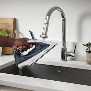 Breville Turbo Charge Cordless Iron – Powerful Steam, Lightweight