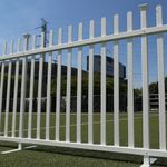 Zippity Outdoor Products ZP19026 Lightweight Portable Vinyl Picket Fence Kit w/Metal Base(42" H x 92" W), White