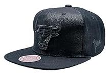 Mitchell & Ness Men Caps/Snapback Cap Black on Black SB Chicago Bulls Black Adjustable