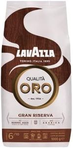Lavazza, Qualità Oro Gran Riserva, chicchi di caffè, ideali per espresso, piacevolmente dolce, 100% fagioli arabici e 5% fagioli conservati in botti di whisky, media intensità 6/10, tostatura chiara,