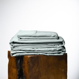 Olive + Crate Luxury Series 100% Tencel Eucalyptus Twin XL Size Sheets Set - 4PC Super Soft Cooling Bed Sheets, Deep Pocket to 16'' Flat, Fitted Sheet & 2 Pillowcases, Eucalyptus
