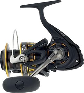 Daiwa BG4000 BG Saltwater Spinning Reel, 4000, 5.7: 1 Gear Ratio, 6+1 Bearings, 39.90" Retrieve Rate, 17.60 lb Max Drag, black/gold