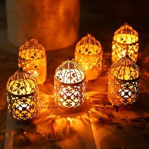 JHY DESIGN Juego de 6 Candelabros de Velas Portavelas Pequeños de Metal para Colgar en Forma de Jaula de Pájaros Portavelas Huecos para Mesa Boda Patio Regalos Interior y Exterior (Blanco)