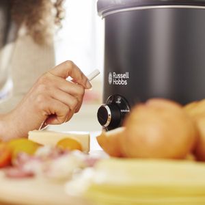Russell Hobbs 3.5L Slow Cooker – Removable Ceramic Pot