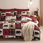 Wake In Cloud - Rustic Patchwork Duvet Cover Set, Christmas Lodge Red and Black Bedding Woodland Wildlife Bear Moose Elk Pine Trees Pattern Printed, Soft Microfiber Bedding (3pcs, King Size)