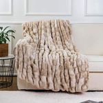 BATTILO HOME Faux Fur Throw Blanket Fluffy Blanket Beige 150x200cm Fuzzy Cozy Warm Rabbit Fur Blanket for Bed Couch Soft Plush Fur Throws for Sofas Large